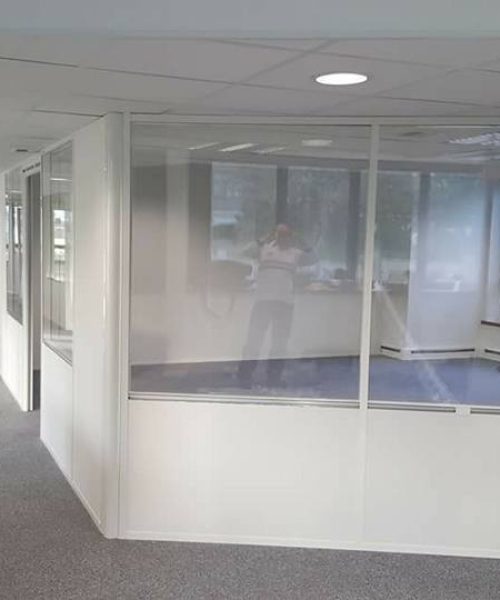 Pose de cloison amovibles Tiaso pour l'aménagement de bureaux à Aix-en-Provence et aubagne