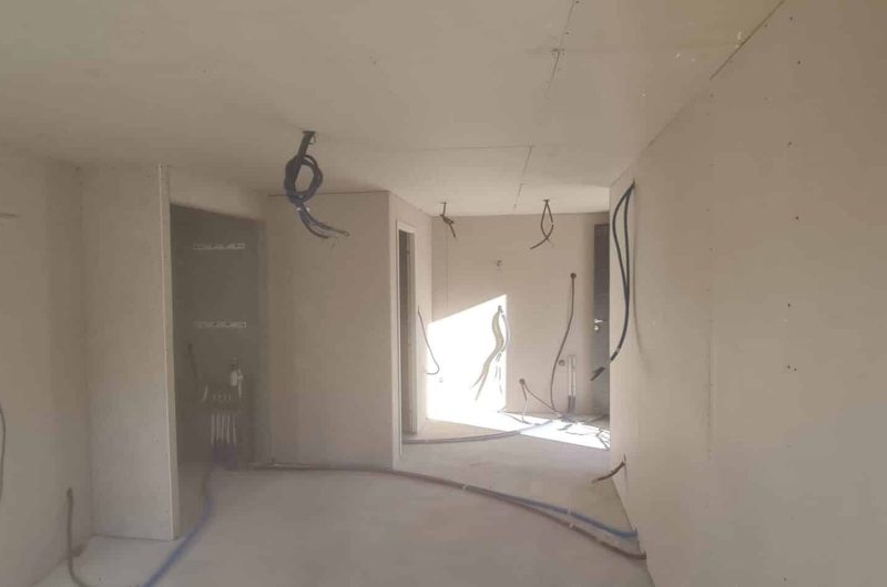 Aménagement d'un garage en studio indépendant et pièce habitable à Bandol